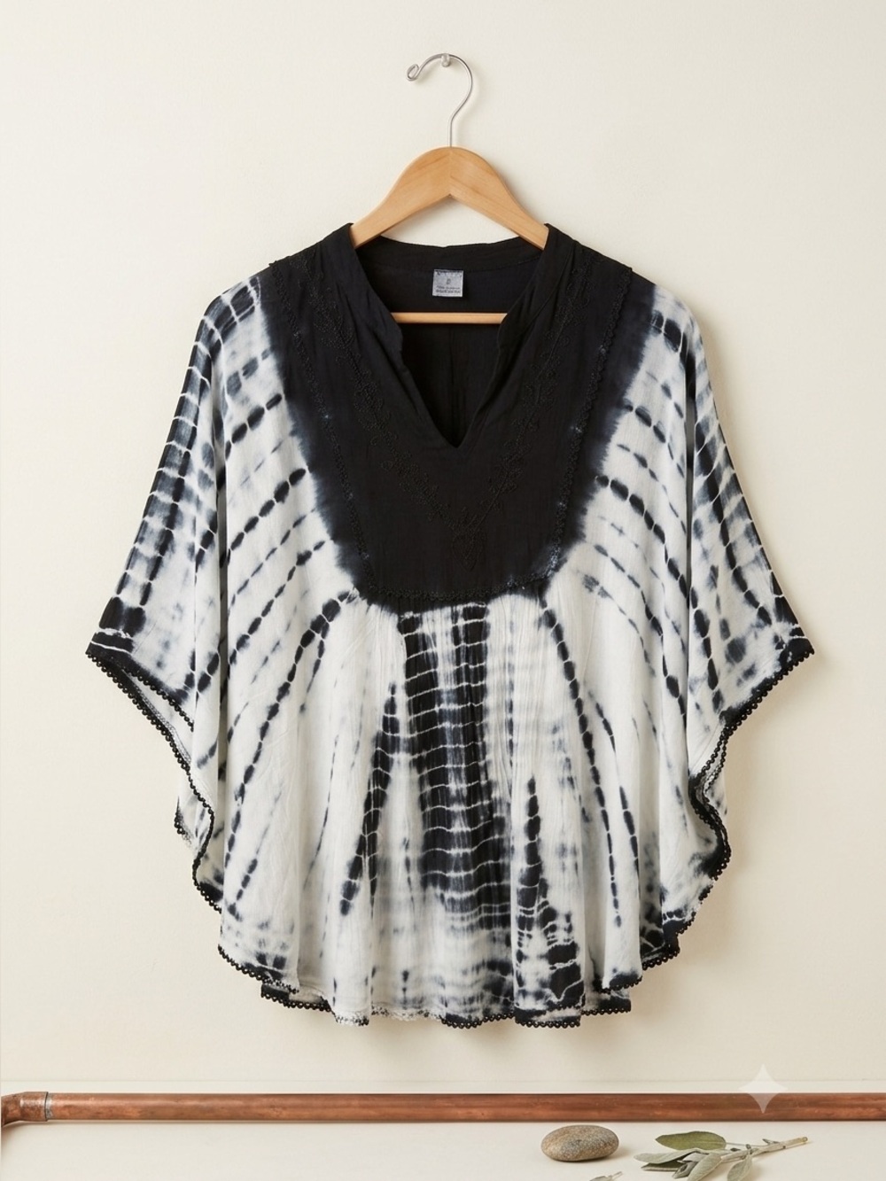 Black and White Tie-Dye Women's Top, butterfly sleeves, size large